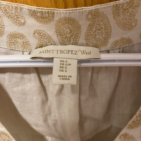 2/$30 ⚡️- SHIRT | Women’s Saint Tropez top size small - Picture 2 of 4